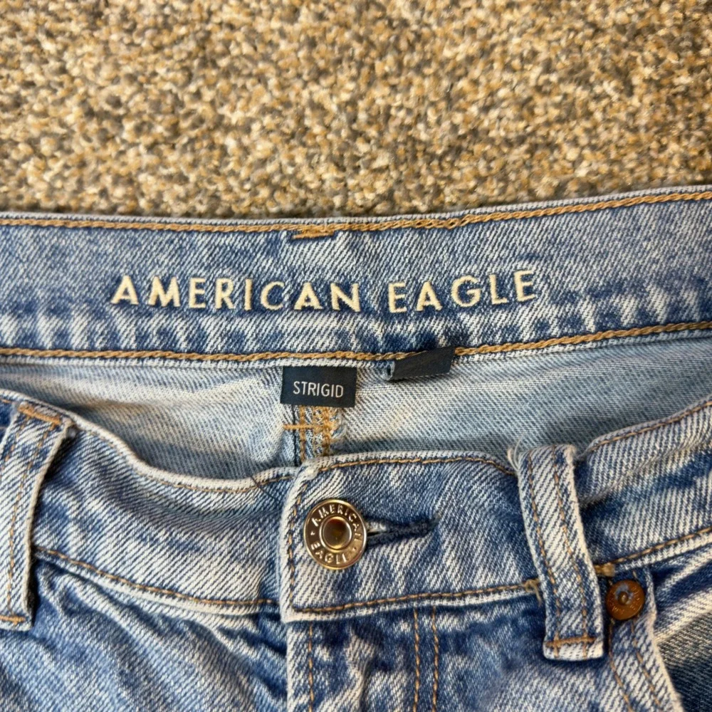 American Eagle Highest Rise Baggy Straight Distressed Denim Shorts Light Wash 10